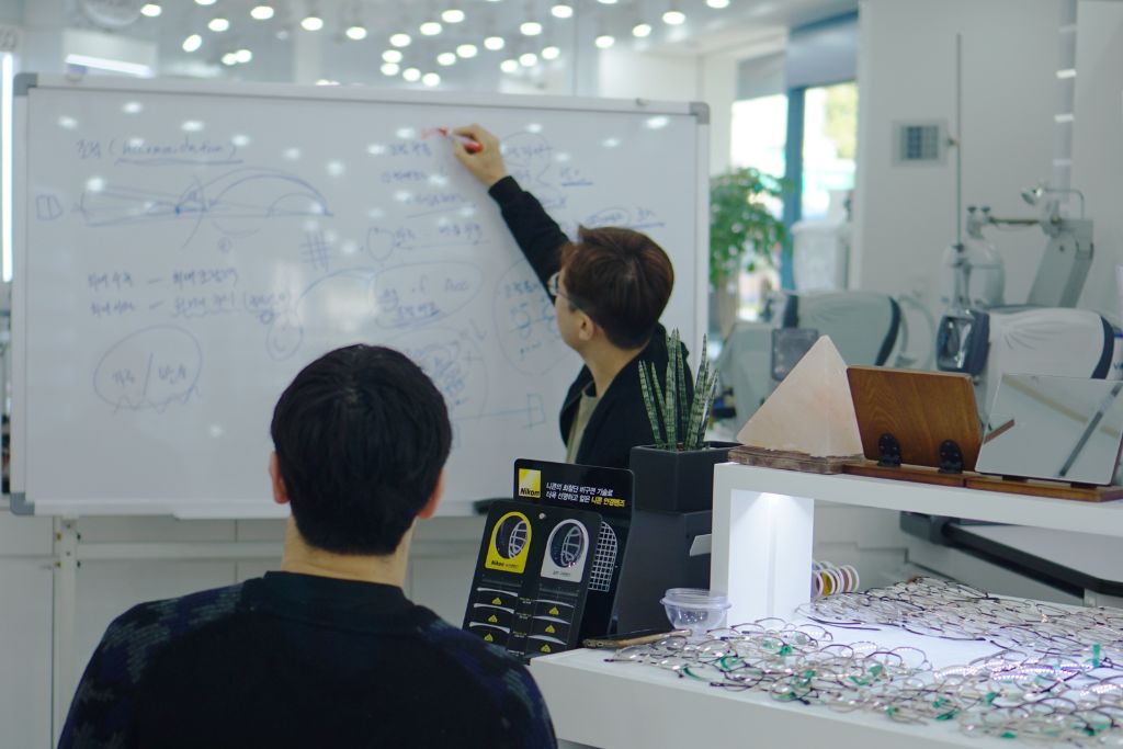 언커버 아카데미